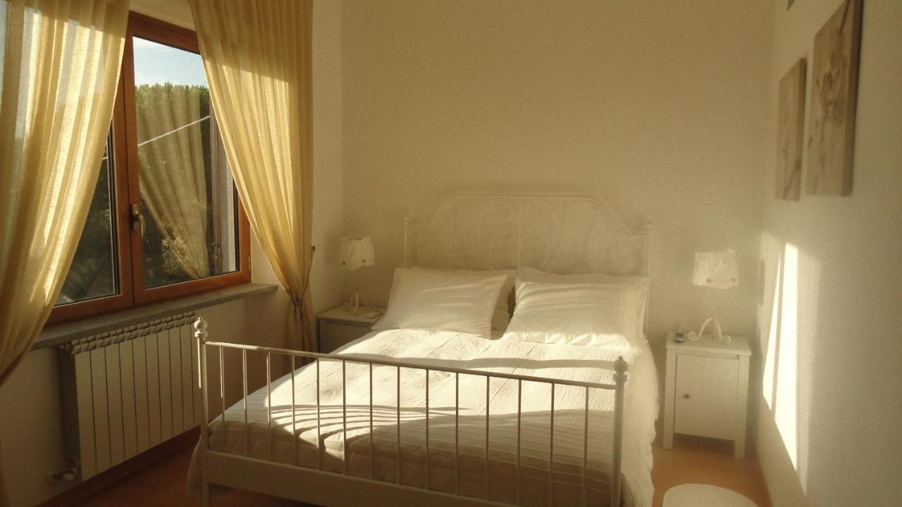 Bed And Breakfast La Corte Degli Ulivi Civitavecchia Habitación foto